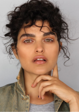 Eve Harlow image