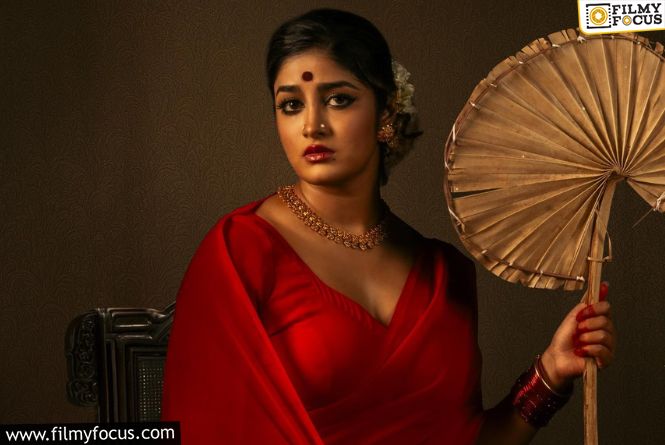 Dimple Hayathi As Fearless Mandaram