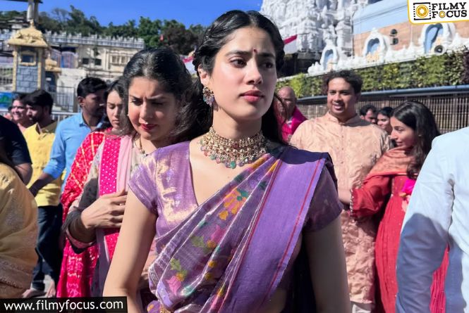 Janhvi Seeks Divine Blessings Following Peddi’s Grand Opening
