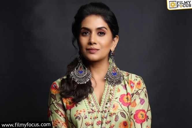 Sonali Kulkarni Shares Inspiring Pre-Acting Journey